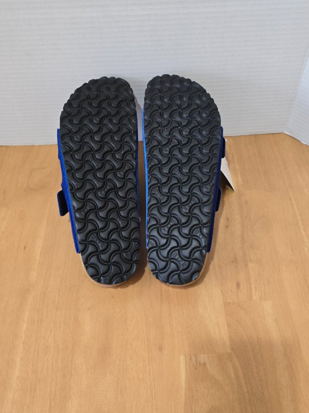 Birkenstock Women's Brilliant Blue Velvet Arizona Rivet Logo Sandals Size 42 NWT - Picture 9 of 9